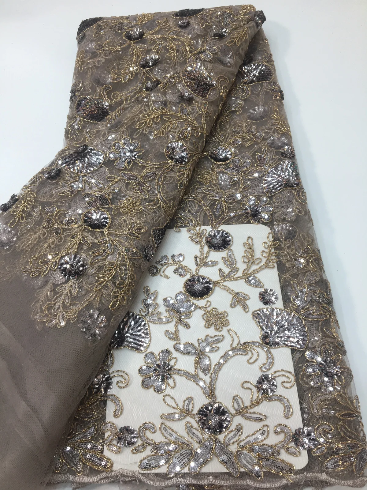 Gold French Sequins Tulle Lace Fabric 2023 Latest High Quality African Lace Fabric With Sequins Nigerian Net Lace Fabric PYX2302
Gold French Sequins Tulle Lace Fabric 2023 Latest High Quality African Lace Fabric With Sequins Nigerian Net Lace Fabric PYX2302