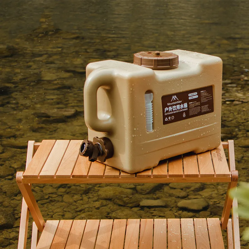 Outdoor Bucket Mountainhiker Camping PE Food Grade 13L 22L Capacity Multi-function Emergency Water Storage Tank With Faucet
Outdoor Bucket Mountainhiker Camping PE Food Grade 13L 22L Capacity Multi-function Emergency Water Storage Tank With Faucet