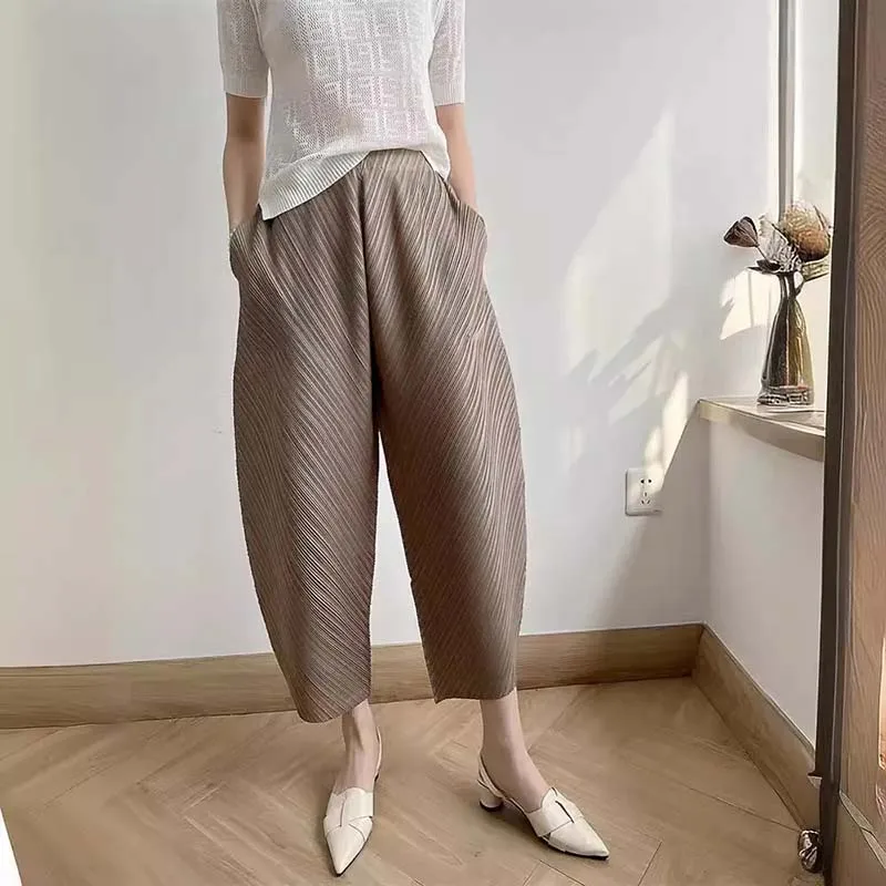 Miyake Pleated Pants Women's 2026 New Banana Pants Fashion All-Match Pleated Pants Casual Loose Wide-Leg Pants Streetwear Women
Miyake Pleated Pants Women's 2026 New Banana Pants Fashion All-Match Pleated Pants Casual Loose Wide-Leg Pants Streetwear Women