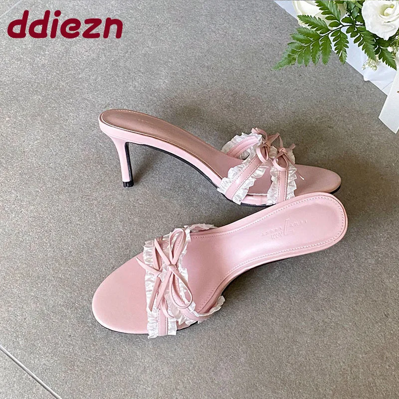 Модные женские шлепанцы на высоком каблуке с узлом-бабочкой, женская обувь с круглым носком, сандалии на каблуке, женская обувь без шнуровки
Модные женские шлепанцы на высоком каблуке с узлом-бабочкой, женская обувь с круглым носком, сандалии на каблуке, женская обувь без шнуровки