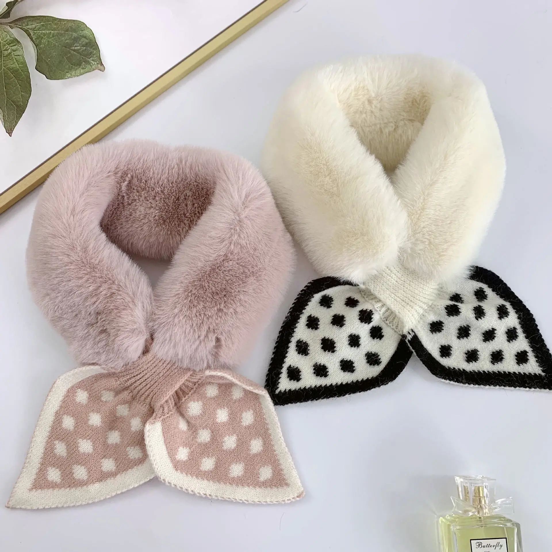 Winter Scarf for Women Plush Warm Neck Collar Scarves Cross Polka Dot Scarf Women Casual Foulard Femme
Winter Scarf for Women Plush Warm Neck Collar Scarves Cross Polka Dot Scarf Women Casual Foulard Femme