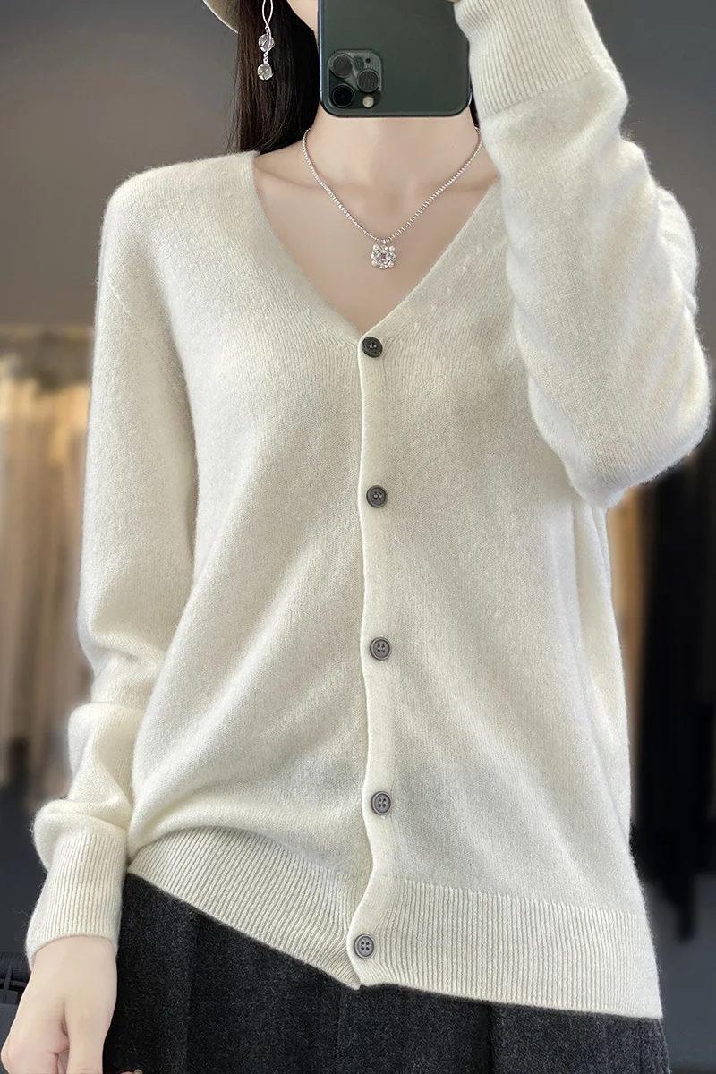 Basic V-Neck 100% Merino Wool Sweater Women Knitted Cashmere Cardigan Spring Autumn Female Knitwear Clothing Tops
Basic V-Neck 100% Merino Wool Sweater Women Knitted Cashmere Cardigan Spring Autumn Female Knitwear Clothing Tops
