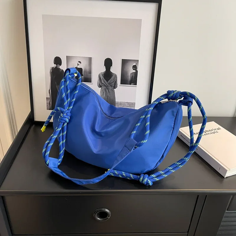 New Nylon Cloth Shoulder Bags Vintage Solid Color Hobos Bag Casual Large Capacity Diagonal Bag Fashion Versatile Women Handbag
New Nylon Cloth Shoulder Bags Vintage Solid Color Hobos Bag Casual Large Capacity Diagonal Bag Fashion Versatile Women Handbag