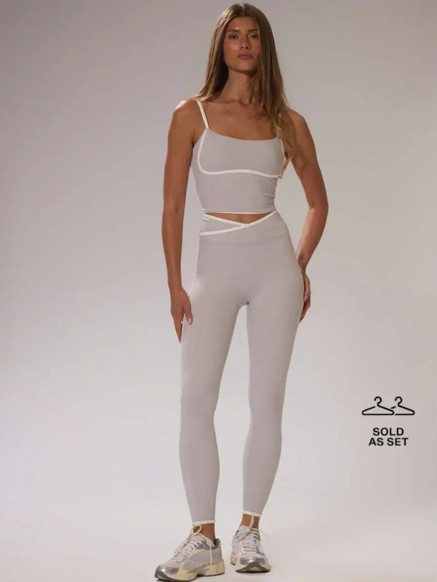 Contrast Piping Crop Top And Crossover High Waist Leggings Set For Women
Contrast Piping Crop Top And Crossover High Waist Leggings Set For Women