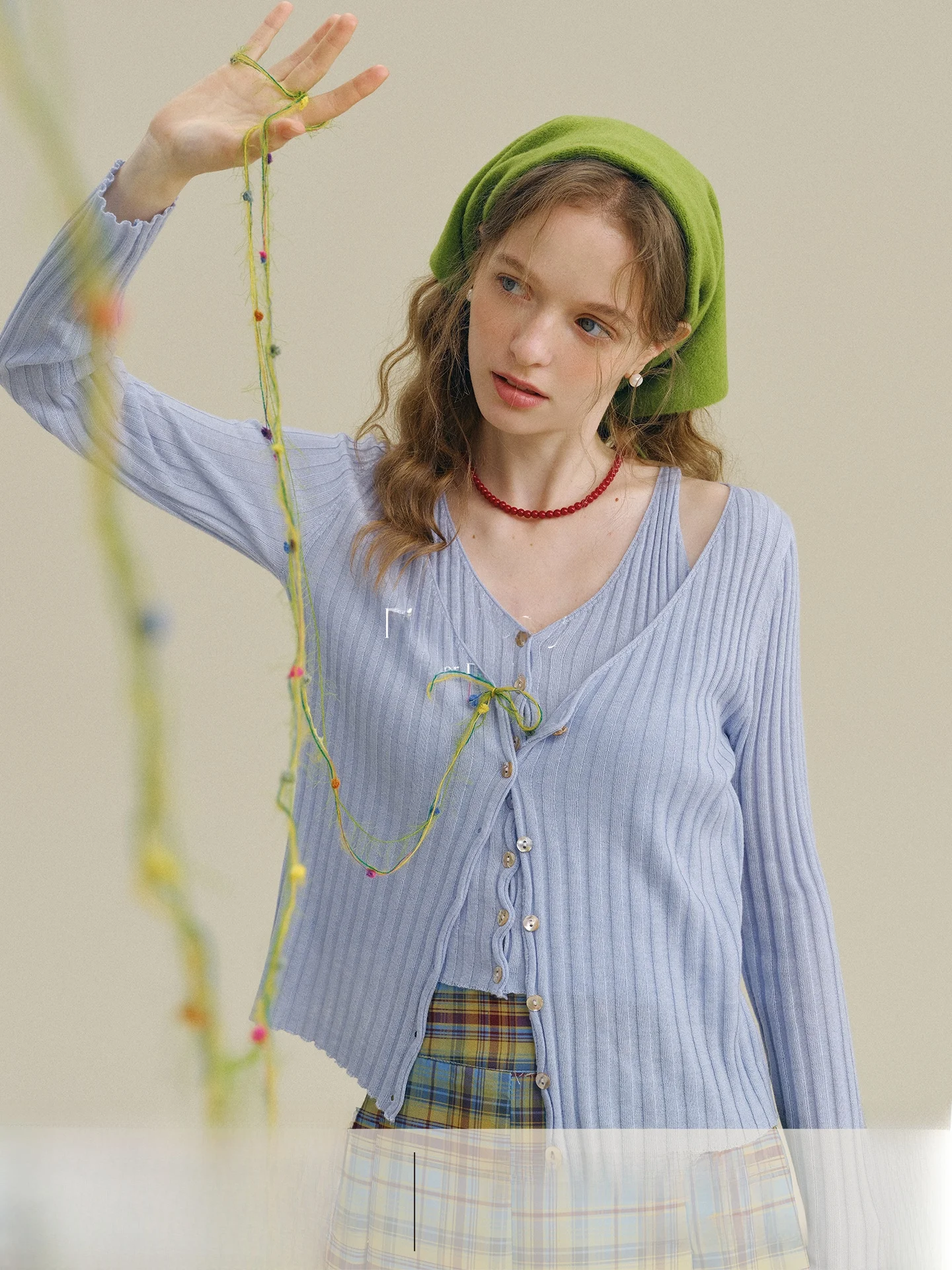 Rina Berry Vintage Knitwear Pure Color V-ne Striped Fake Two-Piece Early Autumn Design Retro Sle Women's Long Sve Top
Rina Berry Vintage Knitwear Pure Color V-ne Striped Fake Two-Piece Early Autumn Design Retro Sle Women's Long Sve Top