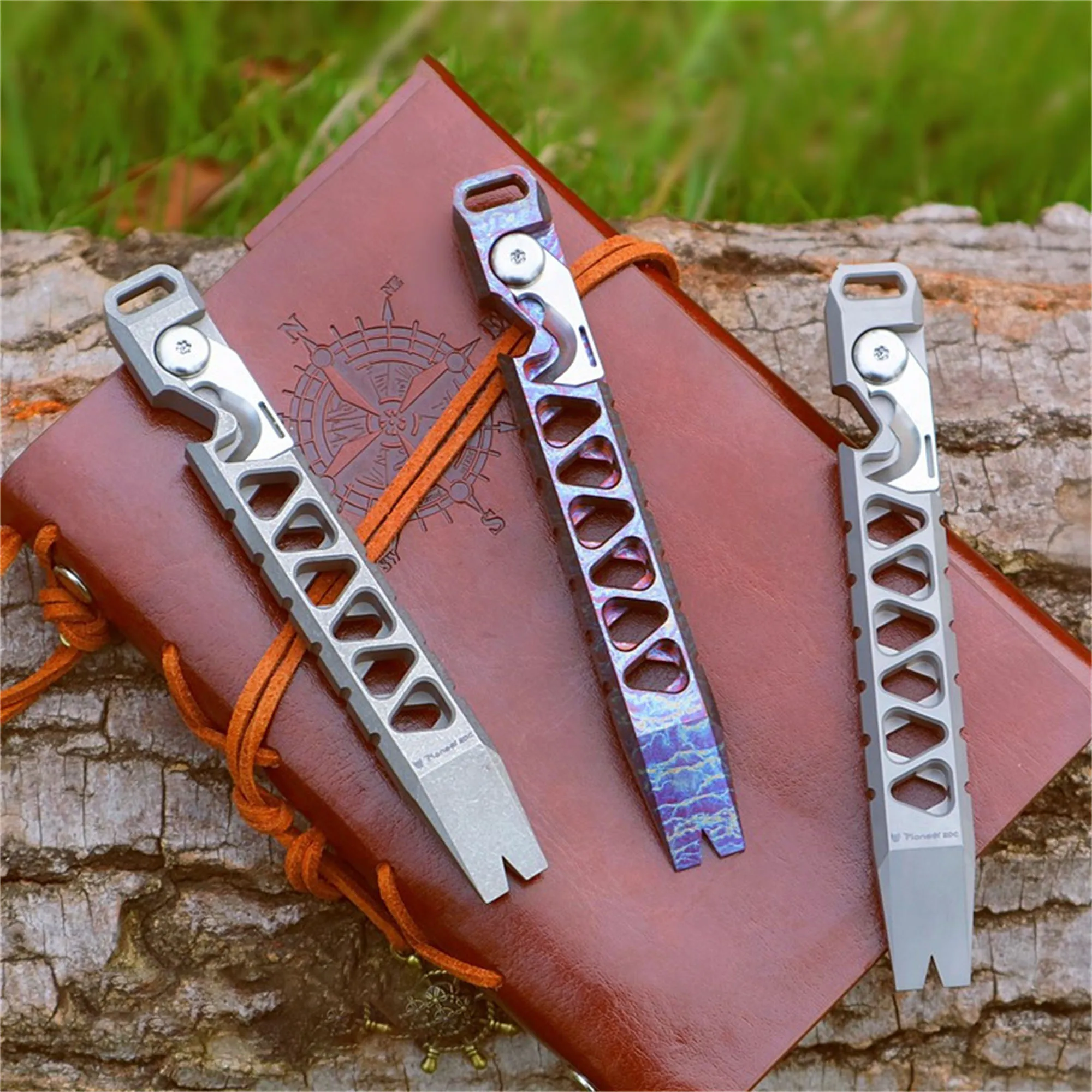 TC4 Titanium alloy Multifunctional Prybar EDC Mini Pocket Tool Bottle Opener Nail Crowbar Survival Rope Cutter
TC4 Titanium alloy Multifunctional Prybar EDC Mini Pocket Tool Bottle Opener Nail Crowbar Survival Rope Cutter