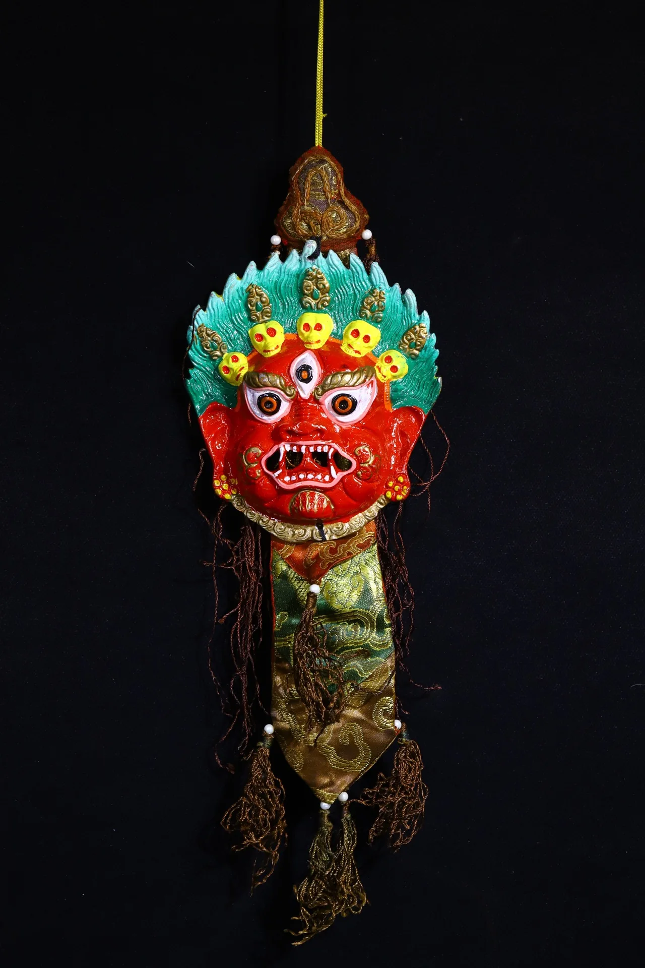 20"Tibetan Temple Collection Old Lacquerware Painted Skull Buddha Head Mask Amulet Dharma hang screen Town House Exorcism
20"Tibetan Temple Collection Old Lacquerware Painted Skull Buddha Head Mask Amulet Dharma hang screen Town House Exorcism