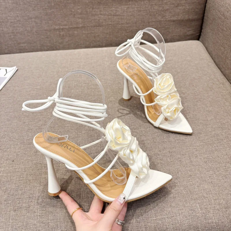 2024 Summer New Pointed Toe Lace Flower Sandals Sexy Pump for Women Fashion Design Silk Open Toe High-heeled Shoes Wedding Gifts
2024 Summer New Pointed Toe Lace Flower Sandals Sexy Pump for Women Fashion Design Silk Open Toe High-heeled Shoes Wedding Gifts