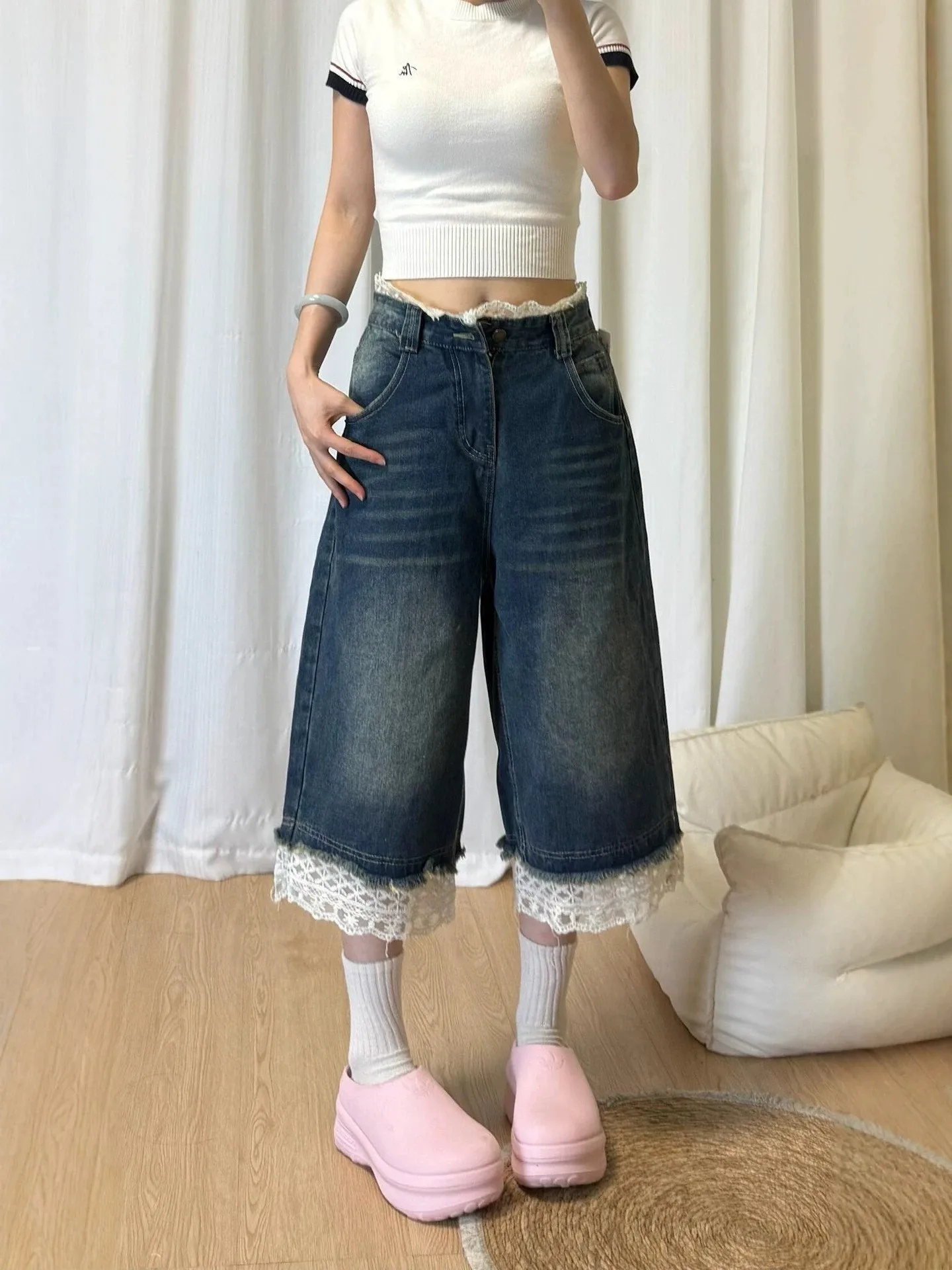 plus Size American Retro Lace Design Loose Seven Inch Denim Pants Women Straight Leg Slimming Casual Wide Leg Medium Pants
plus Size American Retro Lace Design Loose Seven Inch Denim Pants Women Straight Leg Slimming Casual Wide Leg Medium Pants