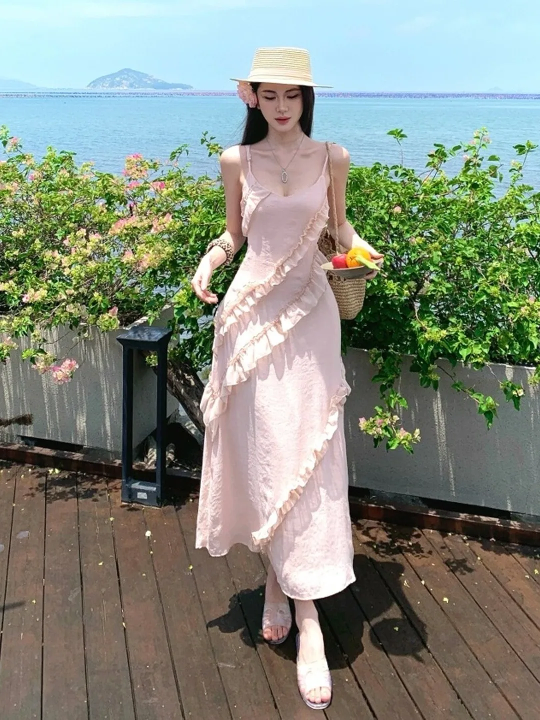 Gentle Wind Fairy Halter Dress Slimming High Waist Summer Cotton No Sleeve V-Neck Gown for Various Occasions Elegant Unique
Gentle Wind Fairy Halter Dress Slimming High Waist Summer Cotton No Sleeve V-Neck Gown for Various Occasions Elegant Unique