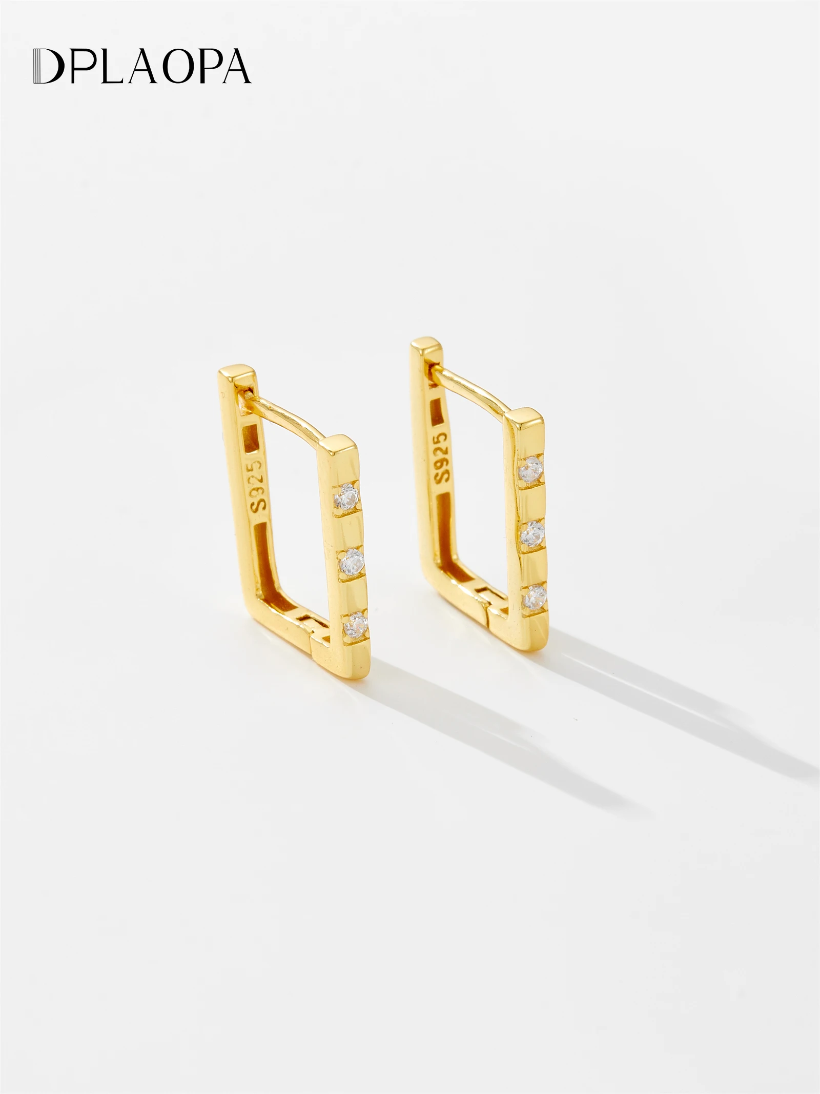 Серьги-кольца DPLAOPA из стерлингового серебра 925 пробы, большие квадратные, для пирсинга, изысканные, модные, для вечеринок, на день рождения, ювелирный подарок
Серьги-кольца DPLAOPA из стерлингового серебра 925 пробы, большие квадратные, для пирсинга, изысканные, модные, для вечеринок, на день рождения, ювелирный подарок