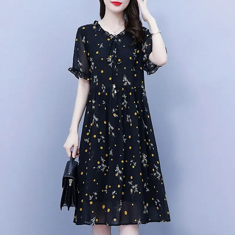 Chiffon Floral Medium Length Dress for Women's Summer Bohemian Style Robe Elegant Short Sleeved Korean Ruffled Collar Dress L72
Chiffon Floral Medium Length Dress for Women's Summer Bohemian Style Robe Elegant Short Sleeved Korean Ruffled Collar Dress L72
