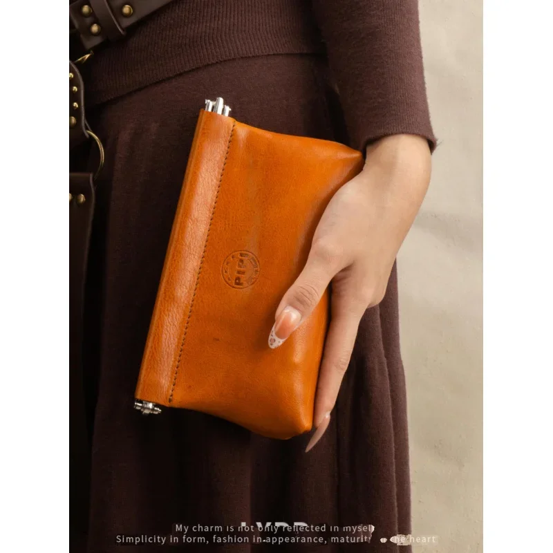 Genuine Leather makeup bag portable outdoor women self-closing large capacity lipstick coin pouch stationery storage bag
Genuine Leather makeup bag portable outdoor women self-closing large capacity lipstick coin pouch stationery storage bag