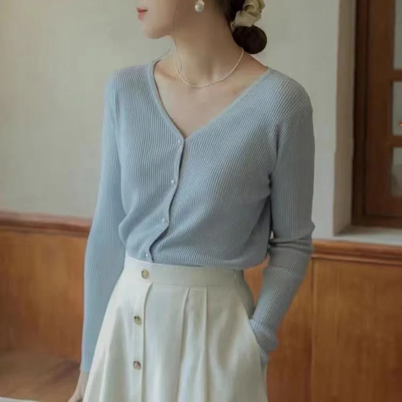 Cropped Cardigan Women Knitted Solid Long Sleeve Pearl Button Up Sweet V-Neck Sweaters Coat 2024 Fall Winter Korean Tops Casual
Cropped Cardigan Women Knitted Solid Long Sleeve Pearl Button Up Sweet V-Neck Sweaters Coat 2024 Fall Winter Korean Tops Casual