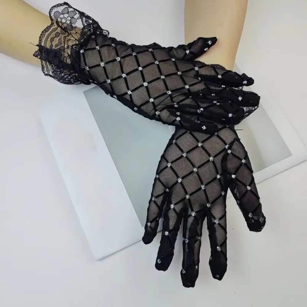 New Sexy Lace Rhinestone Gloves Breathable Elegant Sunscreen Gloves Mesh Mittens Women
New Sexy Lace Rhinestone Gloves Breathable Elegant Sunscreen Gloves Mesh Mittens Women
