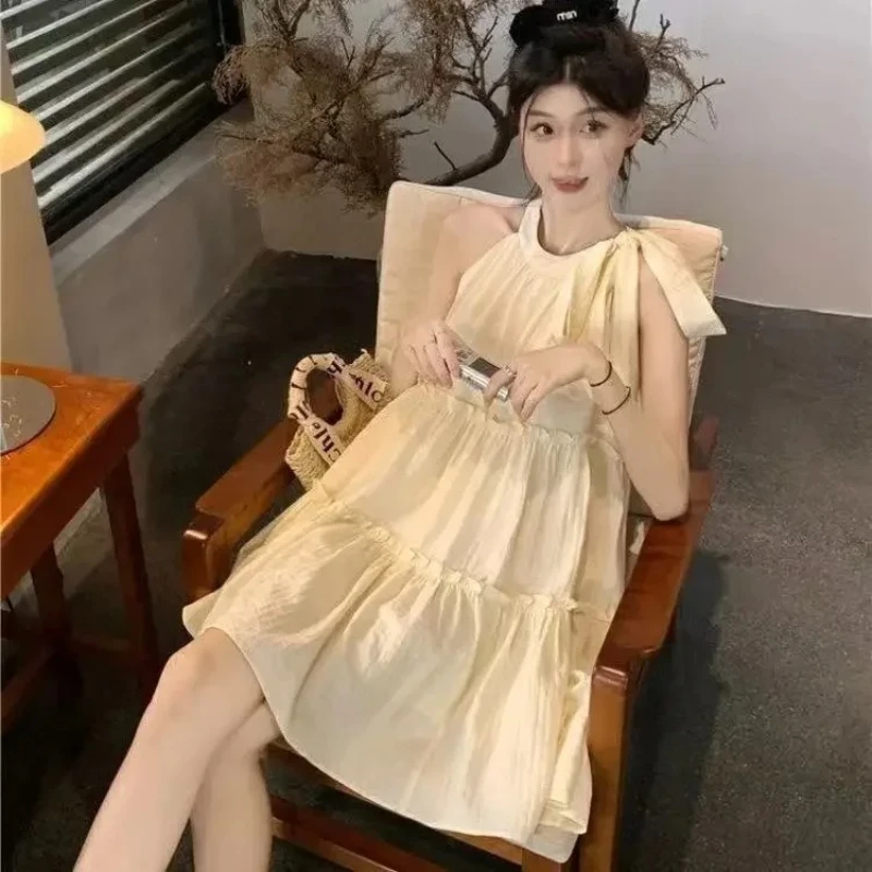Style BowElegant Sleeveless Off-The-Shoulder Halter 2025 Summer New Korean Dress Loose-Fit Slimming Cracker sdfdfs3
Style BowElegant Sleeveless Off-The-Shoulder Halter 2025 Summer New Korean Dress Loose-Fit Slimming Cracker sdfdfs3