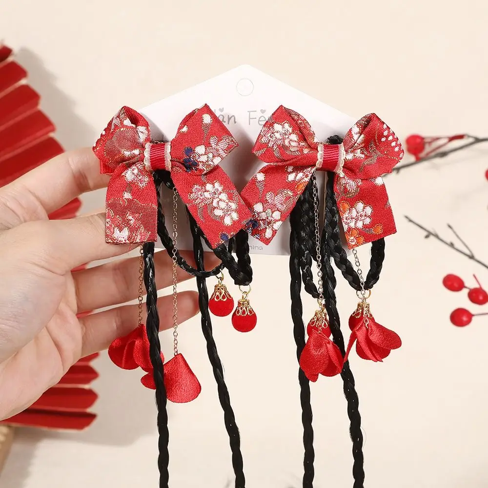Chinese Style Children's New Year Hairpin Tang Suit Hanfu Headwear Wig Braid Barrettes Tassel Cute Red Bow Hair Clip Winter
Chinese Style Children's New Year Hairpin Tang Suit Hanfu Headwear Wig Braid Barrettes Tassel Cute Red Bow Hair Clip Winter