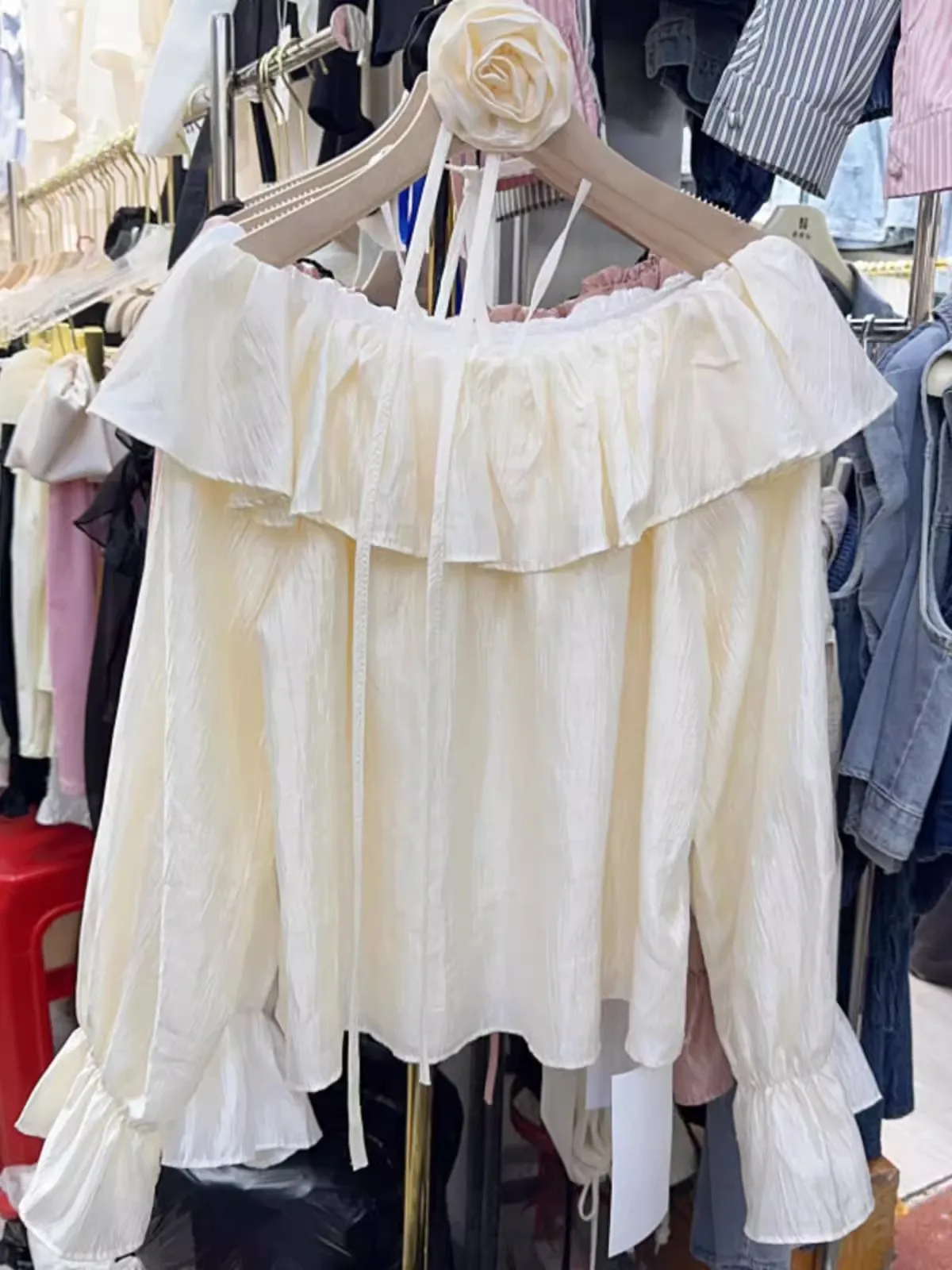 New 2024 Elegant Ruffled Women Blouse Off-shoulder 3D Flower Solid Shirt Top For Women Flare Sleeve French Style Spring 43908
New 2024 Elegant Ruffled Women Blouse Off-shoulder 3D Flower Solid Shirt Top For Women Flare Sleeve French Style Spring 43908