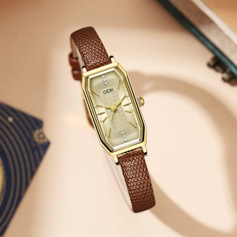 Корейские компактные кварцевые часы из натуральной кожи, элегантные, с коричневым прямоугольным циферблатом, водонепроницаемые, популярные часы
Корейские компактные кварцевые часы из натуральной кожи, элегантные, с коричневым прямоугольным циферблатом, водонепроницаемые, популярные часы