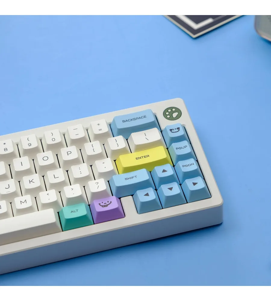 Mechanical keyboards are compatible with 104 75 64 68 keycaps and the original factory high-sublimation full set
Mechanical keyboards are compatible with 104 75 64 68 keycaps and the original factory high-sublimation full set