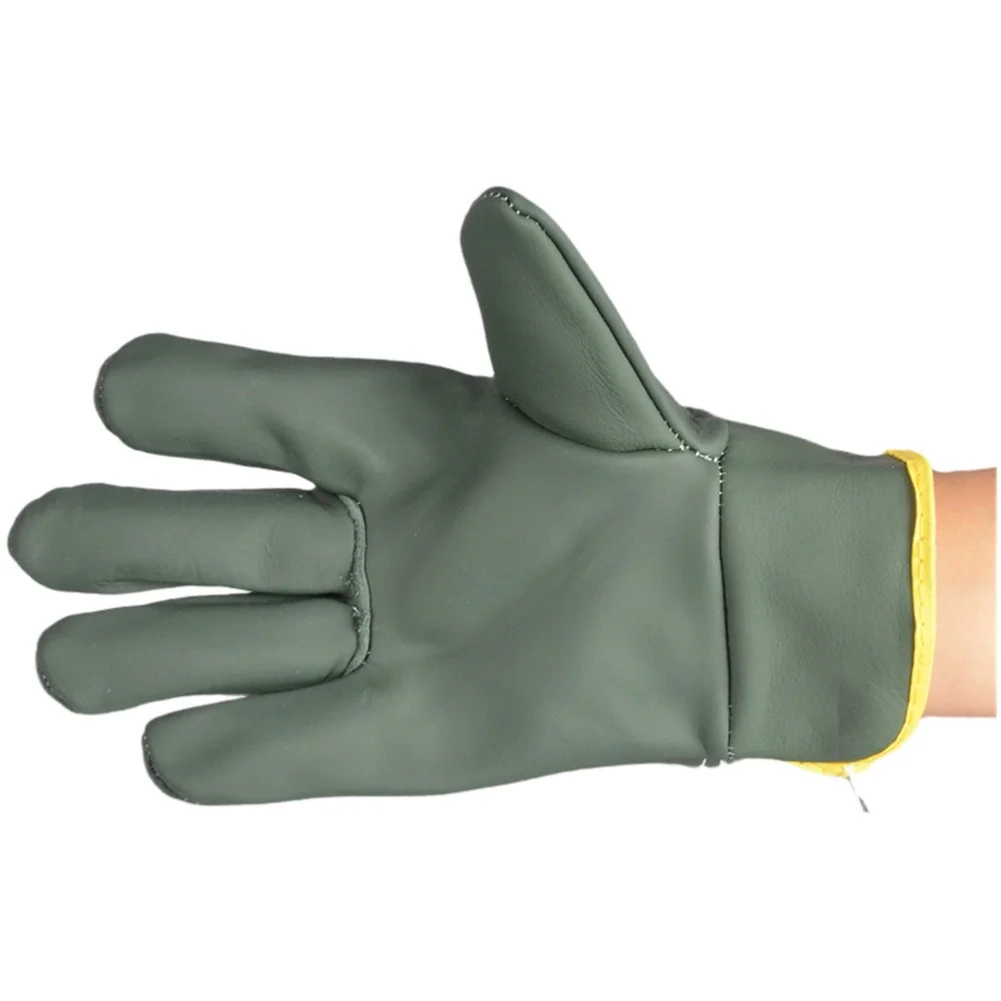 Cowhide Welding Gloves Heat Resistant Leather- Protection Sparks Flame Retardant Reinforced Palm Mechanic Tools Repair Gear Set
Cowhide Welding Gloves Heat Resistant Leather- Protection Sparks Flame Retardant Reinforced Palm Mechanic Tools Repair Gear Set
