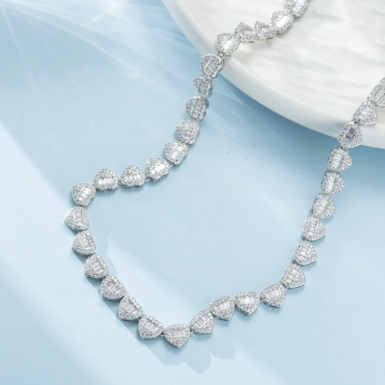 Romantic Elegant Heart Zircon Chain Necklace Heart hollow Wedding Necklaces for girlfriend Cluster Necklace Bracelet Jewelry Set
Romantic Elegant Heart Zircon Chain Necklace Heart hollow Wedding Necklaces for girlfriend Cluster Necklace Bracelet Jewelry Set