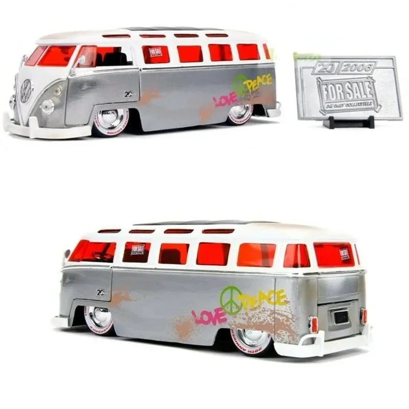 1:24 1962 Vol T2 Bus 20th Anniversary Edition with Alloy Commemorative Plate Model Car Toys for Children Gift Collection
1:24 1962 Vol T2 Bus 20th Anniversary Edition with Alloy Commemorative Plate Model Car Toys for Children Gift Collection