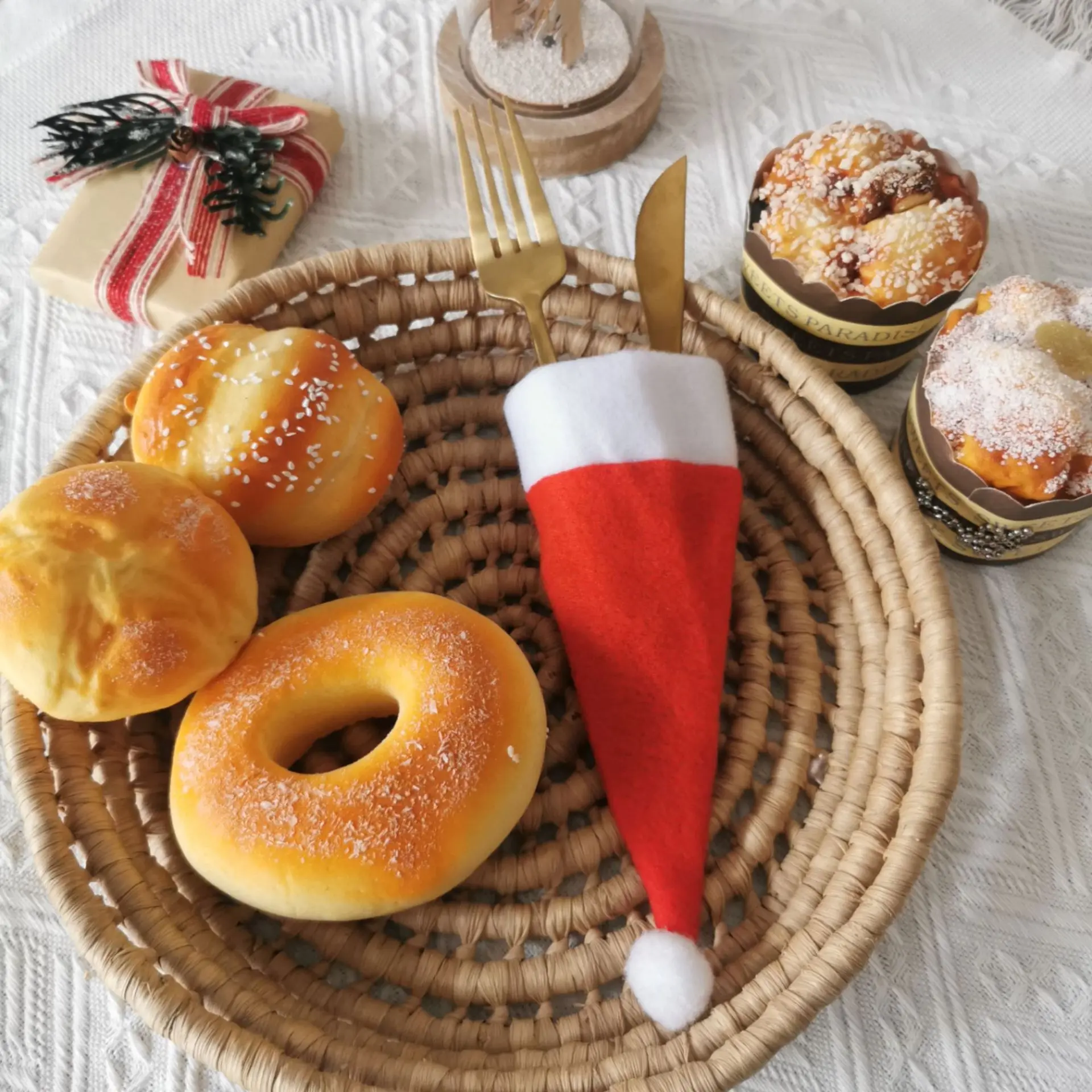 Christmas Hats Tableware Knife Fork Set Holder Pocket Bag Kitchen Dinnerware Wine Bottle Xmas Hat Xmas Party Decorations
Christmas Hats Tableware Knife Fork Set Holder Pocket Bag Kitchen Dinnerware Wine Bottle Xmas Hat Xmas Party Decorations