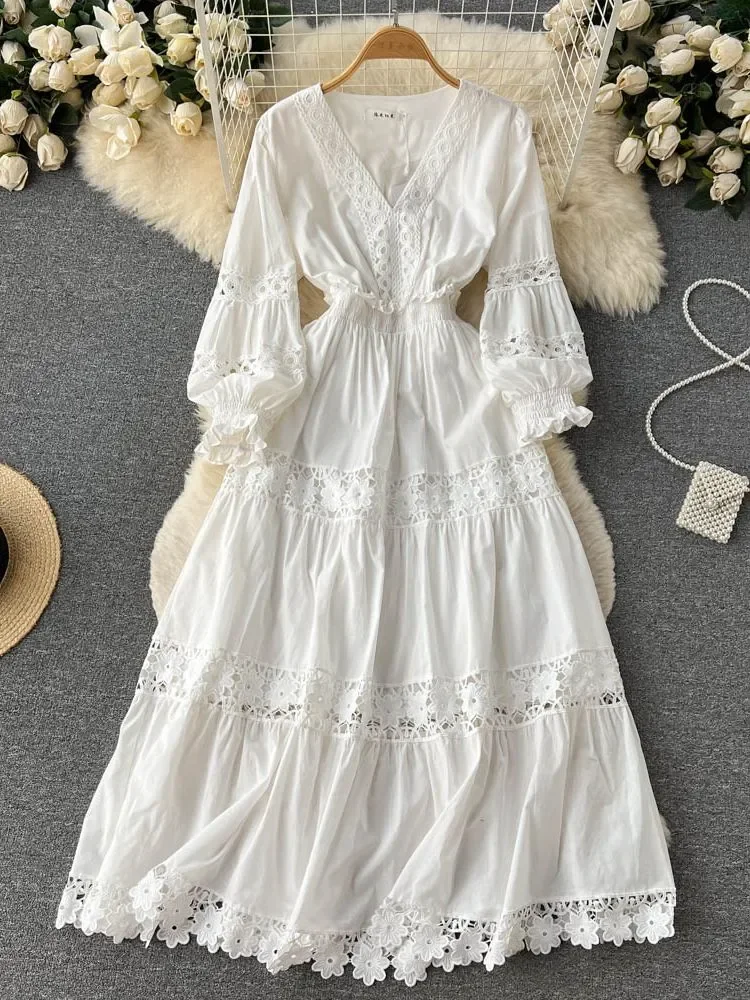 2023 New V-Neck Flower Embroidery Hollow Out Patchwork Vacation Long Dress Women Puff Sleeve Elastic Waist Holiday Vestido
2023 New V-Neck Flower Embroidery Hollow Out Patchwork Vacation Long Dress Women Puff Sleeve Elastic Waist Holiday Vestido