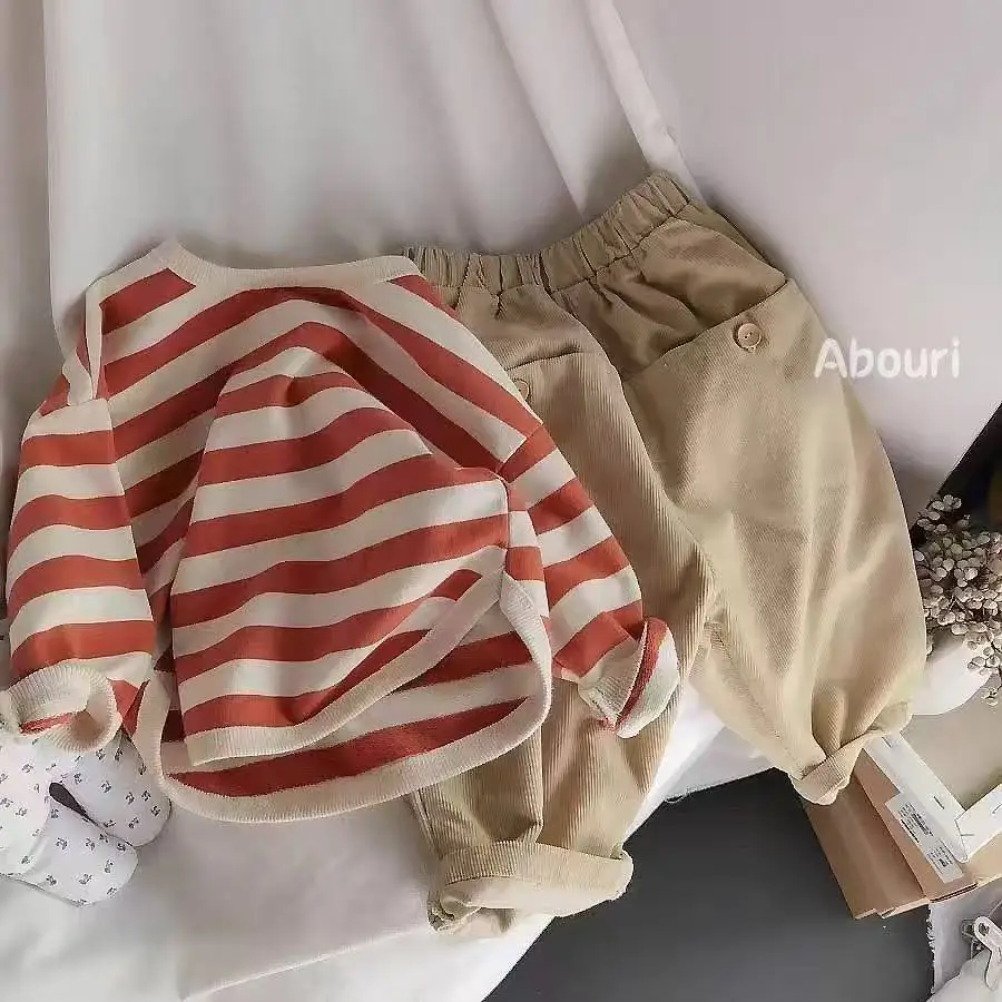 2025 New Children's Spring and Autumn Set Elegant Baby Sweater Children's Striped Top Pants Two Piece Set
2025 New Children's Spring and Autumn Set Elegant Baby Sweater Children's Striped Top Pants Two Piece Set