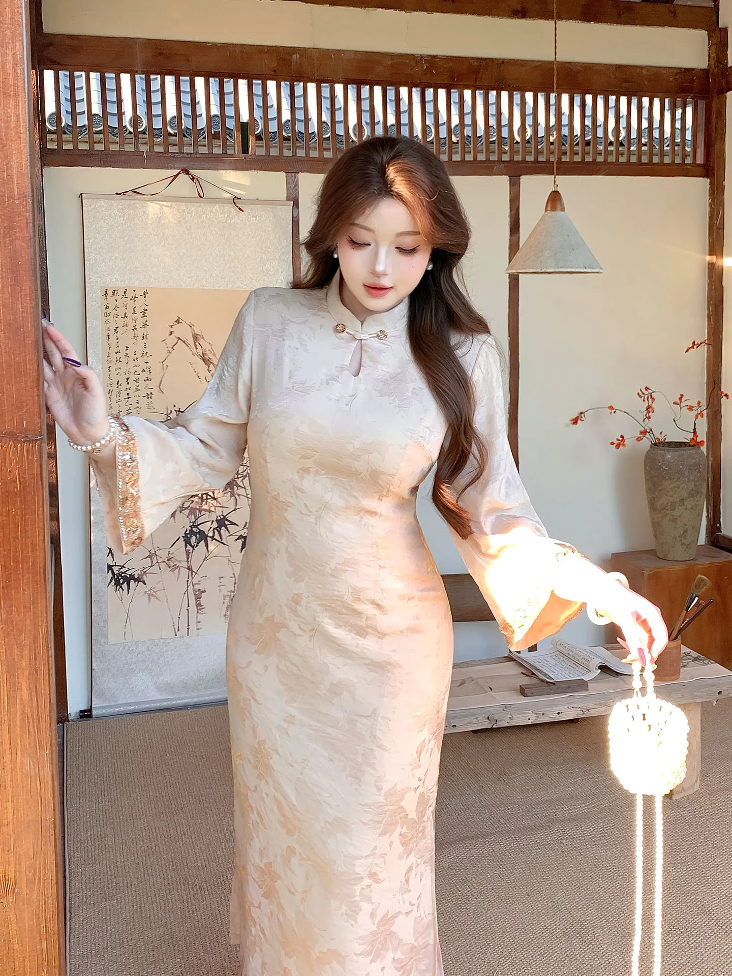 Новое китайское женское платье размера плюс Dr Tallio с воротником-стойкой, длинное платье све с вышивкой и высокой талией, утягивающее платье с цветочным принтом
Новое китайское женское платье размера плюс Dr Tallio с воротником-стойкой, длинное платье све с вышивкой и высокой талией, утягивающее платье с цветочным принтом