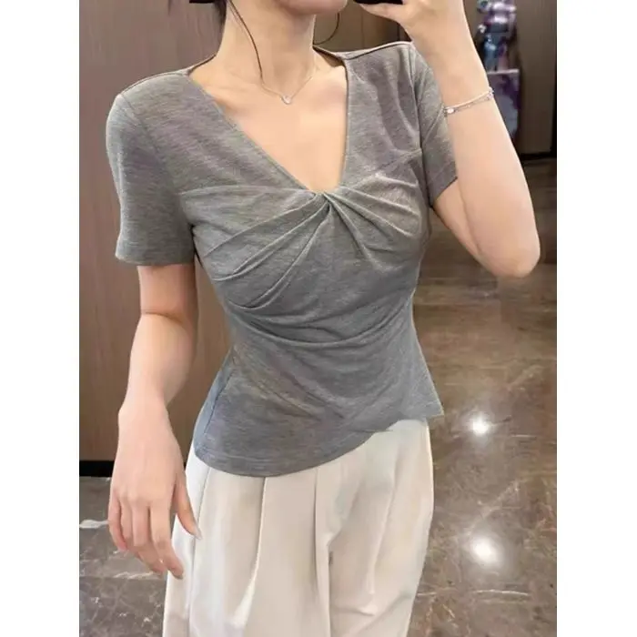 Large Size Chic Short-sleeved Design Fashionable Age-reducing Cross-slimming Top
Large Size Chic Short-sleeved Design Fashionable Age-reducing Cross-slimming Top