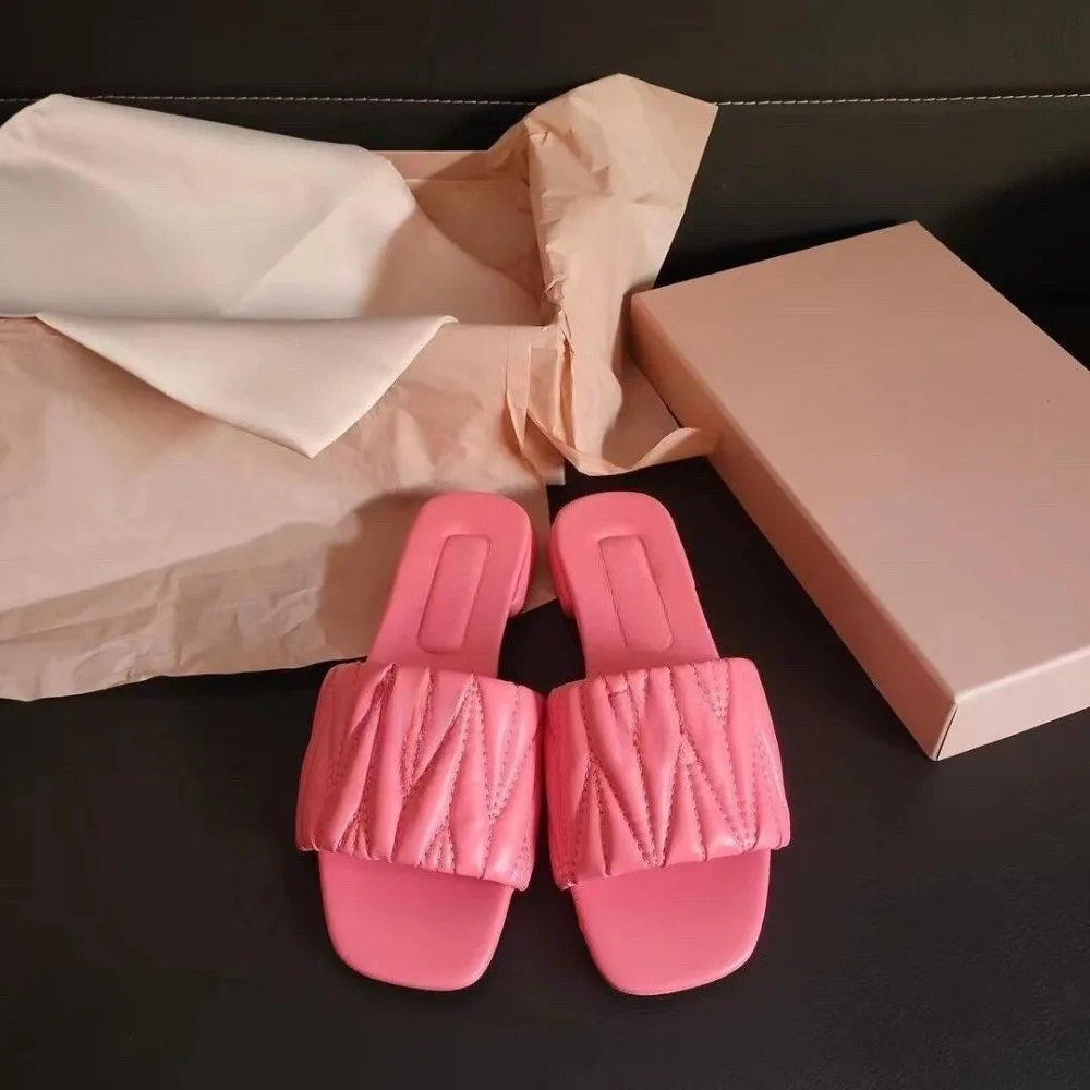 2026 Summer New Women's Ruched Square Toe Flat Slides Casual Single Strap Sandals All-Matching Outdoor Slippers Trendy
2026 Summer New Women's Ruched Square Toe Flat Slides Casual Single Strap Sandals All-Matching Outdoor Slippers Trendy