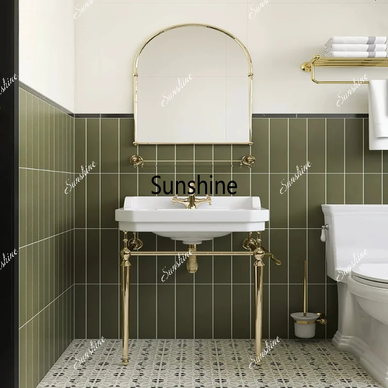 Retro floor-to-ceiling bathroom gold bracket balcony sink
Retro floor-to-ceiling bathroom gold bracket balcony sink