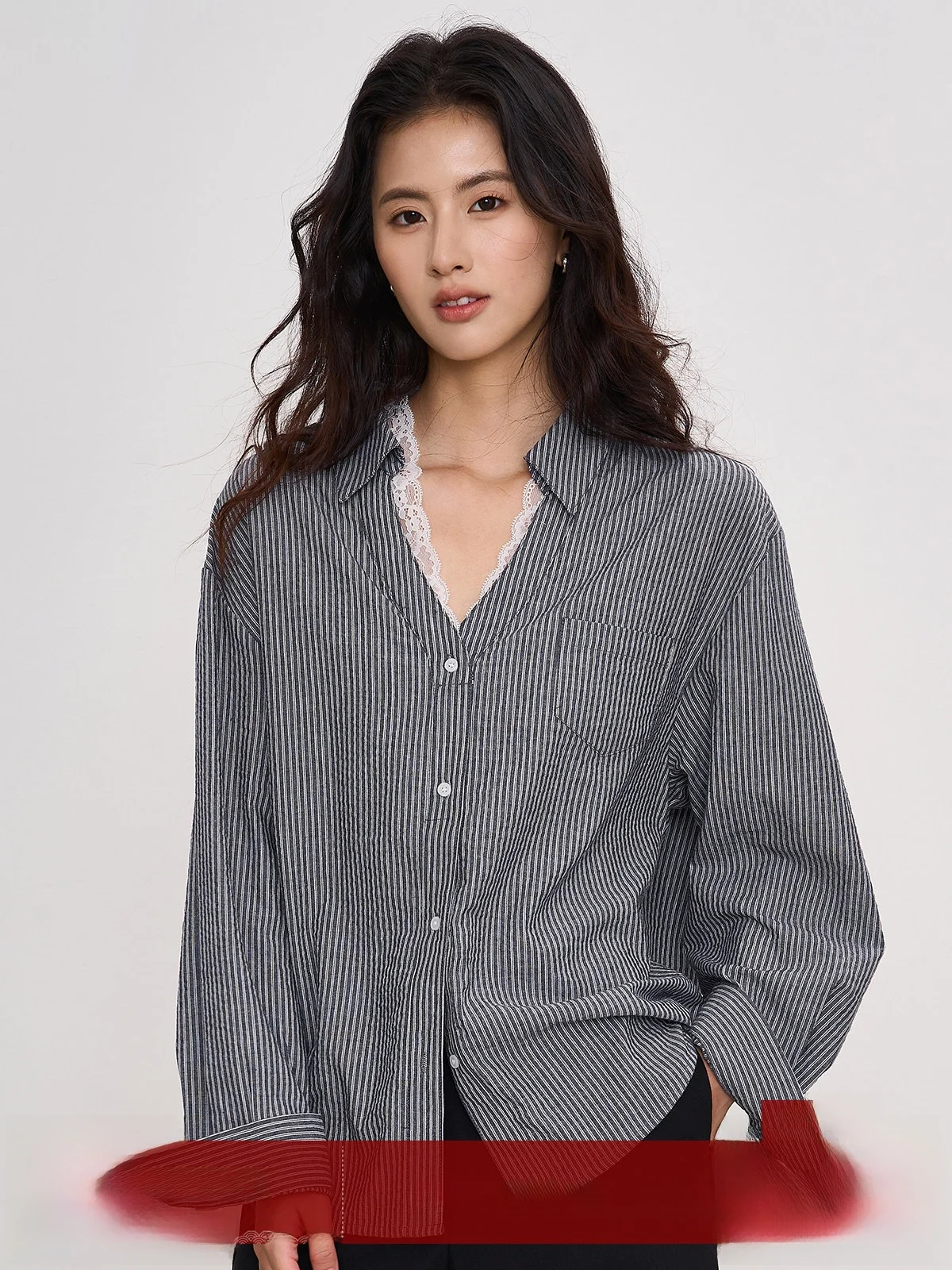 MoZao ey Lace Trim V-Ne Striped Loose Fit Long Sve irt Women's Comfortable Korean Sle Commute Faion Autumn irt
MoZao ey Lace Trim V-Ne Striped Loose Fit Long Sve irt Women's Comfortable Korean Sle Commute Faion Autumn irt