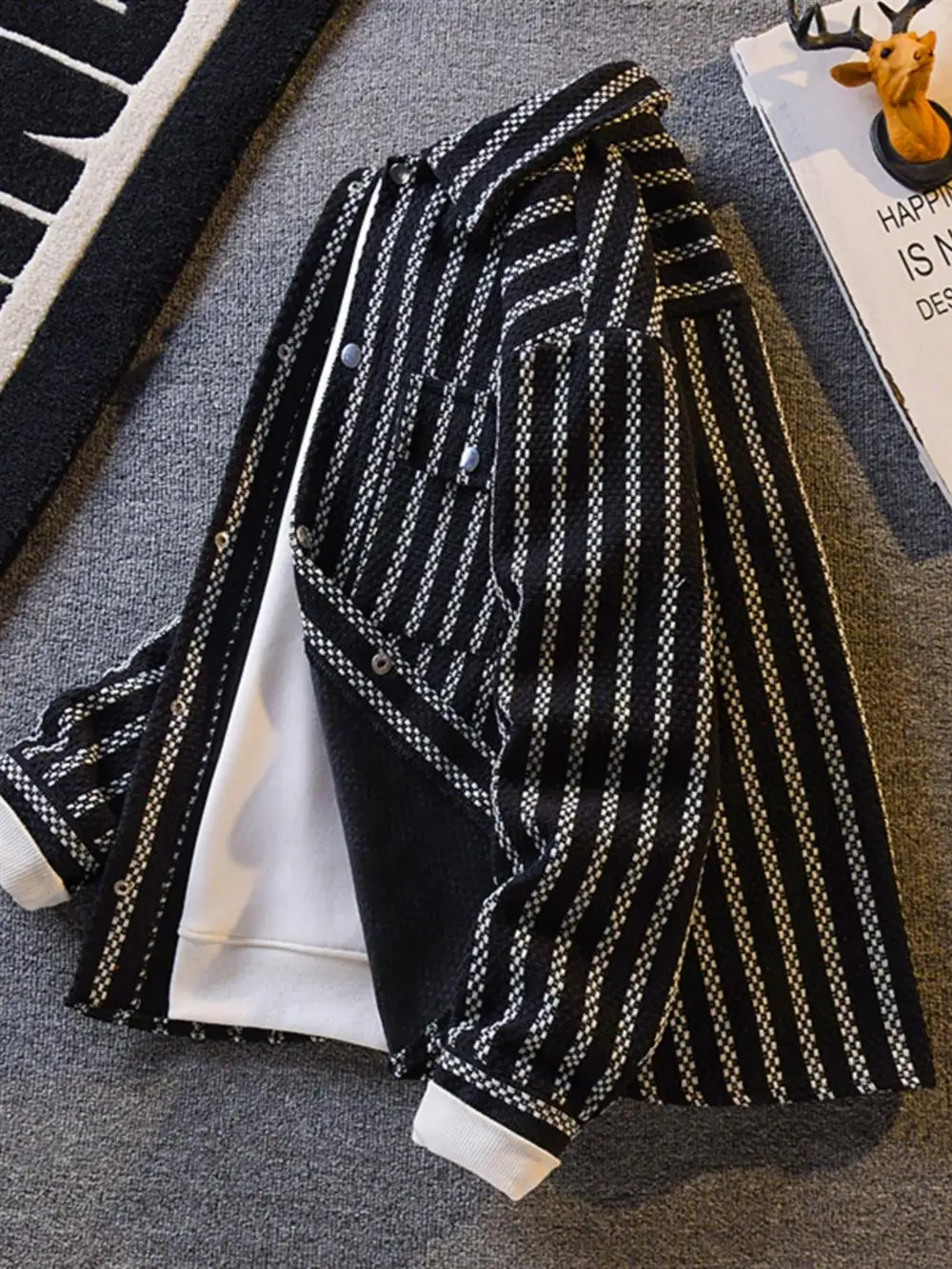 Retro Color Blo Men's irt Jaet Loose Striped Faionable Autumn Winter Outerwear Youth Sle Long Sve Flip Collar
Retro Color Blo Men's irt Jaet Loose Striped Faionable Autumn Winter Outerwear Youth Sle Long Sve Flip Collar