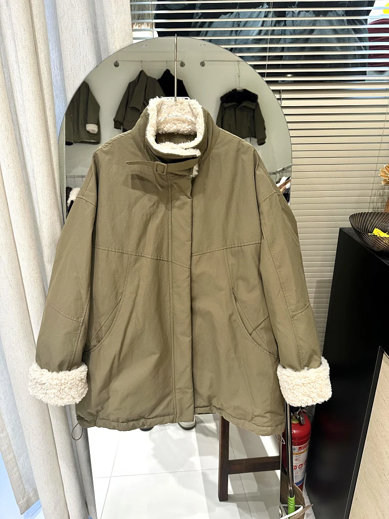 Winter New plus Size Lamb Fur Parka Women's Mid-Length Loose Stand Collar Thiened Korean Sle down Jaet Warm Zipper
Winter New plus Size Lamb Fur Parka Women's Mid-Length Loose Stand Collar Thiened Korean Sle down Jaet Warm Zipper