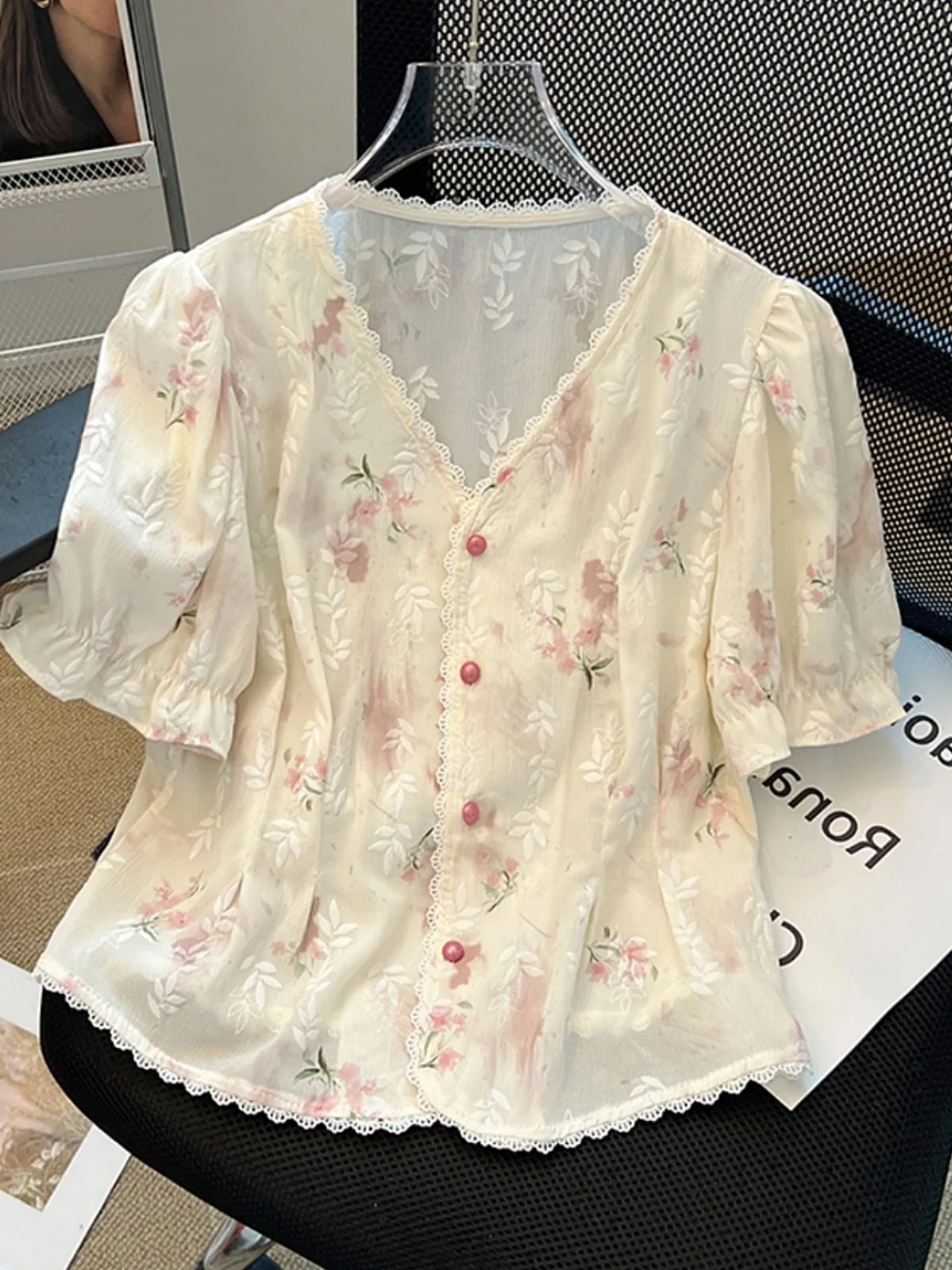 Women's Lace Trim V-Neck Short Sleeve Shirt Summer Floral Print Chiffon Top Original Design Loose Fit Bubble Sleeve Polyester...
Women's Lace Trim V-Neck Short Sleeve Shirt Summer Floral Print Chiffon Top Original Design Loose Fit Bubble Sleeve Polyester...