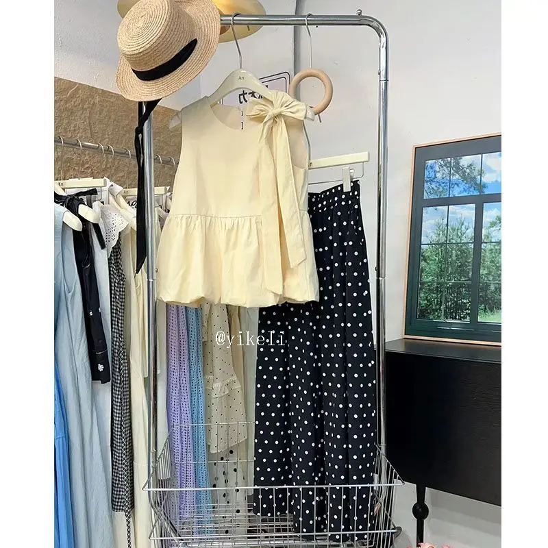 Femme Summer Korean Fashion Solid Color O-neck Sleeveless Tops Women Clothing Office Lady Polka Dot Wide Leg Slim Two-piece Set
Femme Summer Korean Fashion Solid Color O-neck Sleeveless Tops Women Clothing Office Lady Polka Dot Wide Leg Slim Two-piece Set