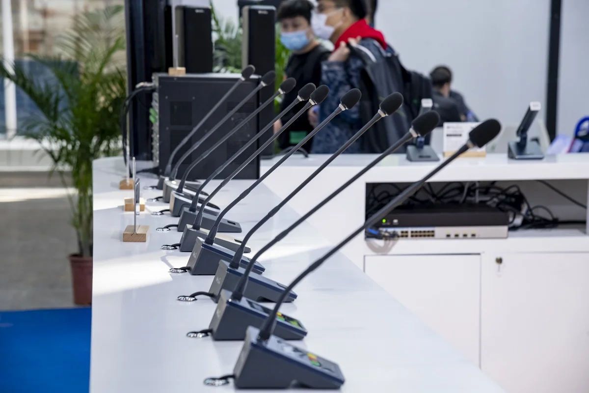 HY-D630DA1 Audio Conference System Table Microphone DSP Wired Dante Unit with 48V POE Power Supply 30Hz-20KHz 82dB SNR
HY-D630DA1 Audio Conference System Table Microphone DSP Wired Dante Unit with 48V POE Power Supply 30Hz-20KHz 82dB SNR
