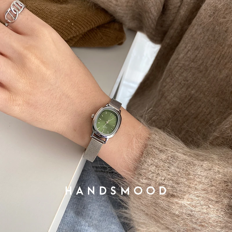 Luxury high-end oval mesh strap simple ladies' quartz watch elegant Korean style women's watch fashionable watch for women
Luxury high-end oval mesh strap simple ladies' quartz watch elegant Korean style women's watch fashionable watch for women