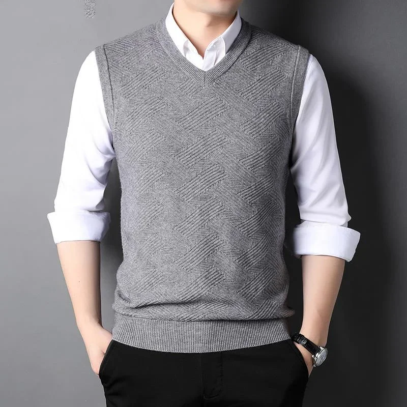 Top Grade New Autum Winter Fashion Brand Designer V Neck Sweater Vest Knit Men Pullover Korean Sleeveless Casual Men's Clothing
Top Grade New Autum Winter Fashion Brand Designer V Neck Sweater Vest Knit Men Pullover Korean Sleeveless Casual Men's Clothing