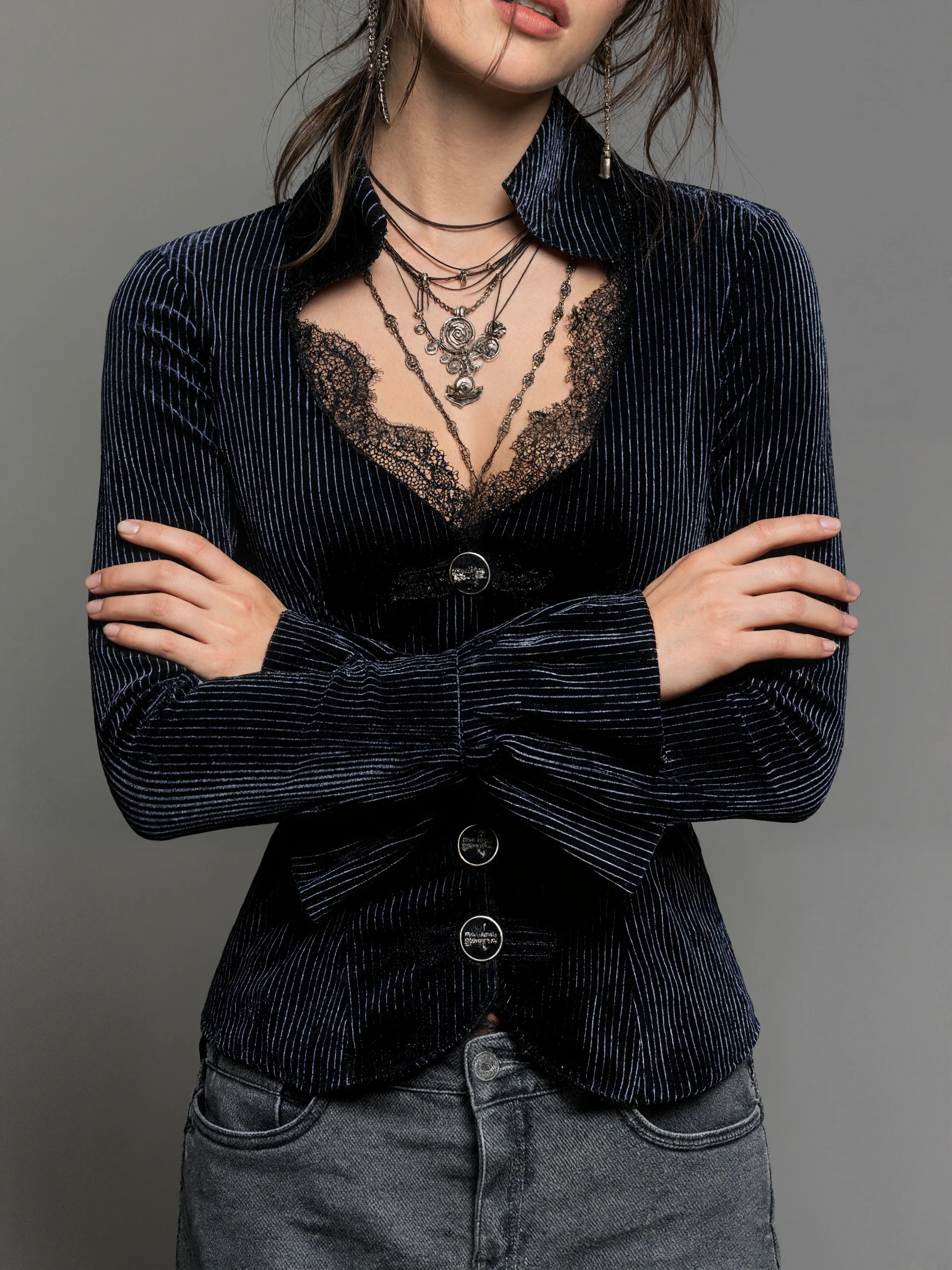 Women V-neck Lace Splicing Flare Sleeve Striped Blouses Europe Americ Sexy Slim Tops Shirts Elegant Button Front Women's Blouse
Women V-neck Lace Splicing Flare Sleeve Striped Blouses Europe Americ Sexy Slim Tops Shirts Elegant Button Front Women's Blouse