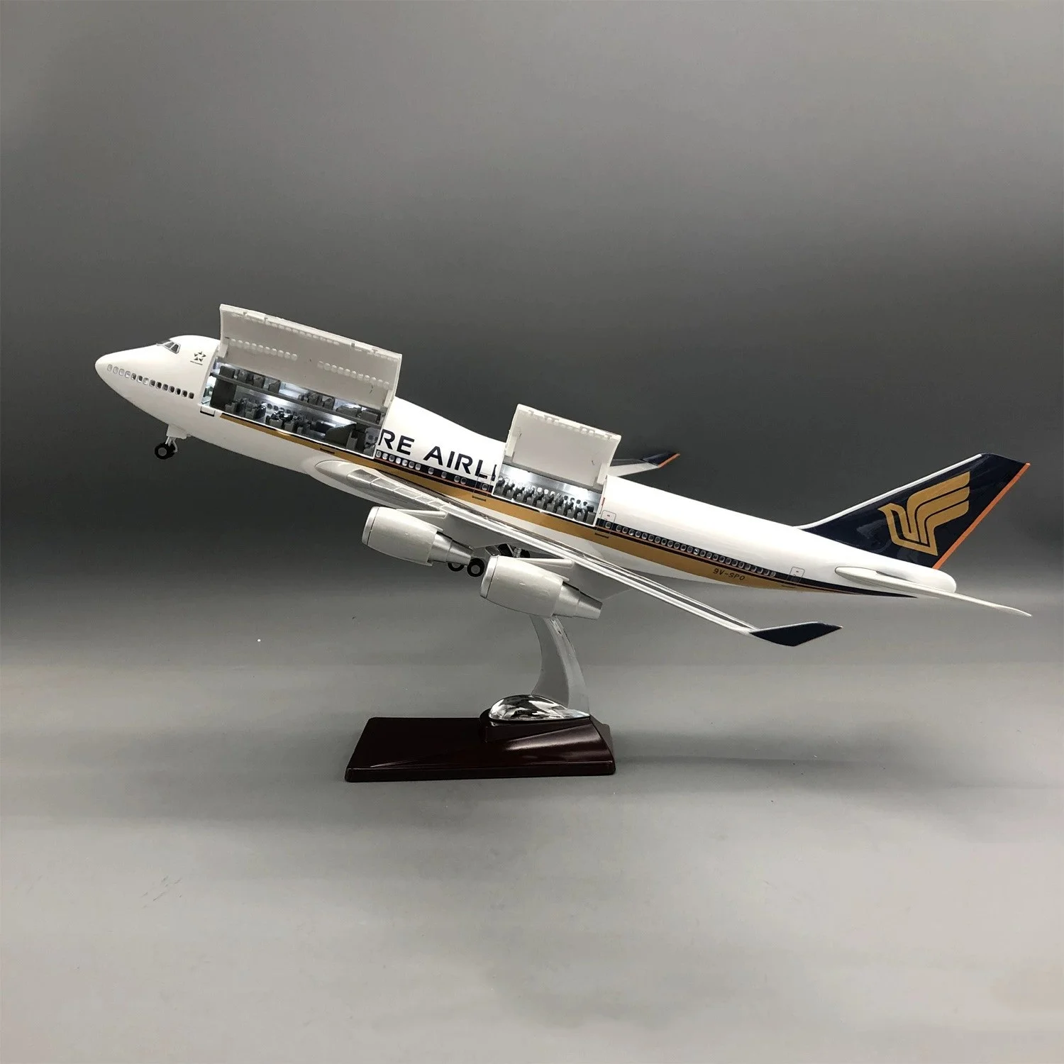 New Cabin Door Openable 1/150 Large Scale Singapore B747 Resin Diecast Toy Airplane Model Kits For Collection Display or Gift
New Cabin Door Openable 1/150 Large Scale Singapore B747 Resin Diecast Toy Airplane Model Kits For Collection Display or Gift