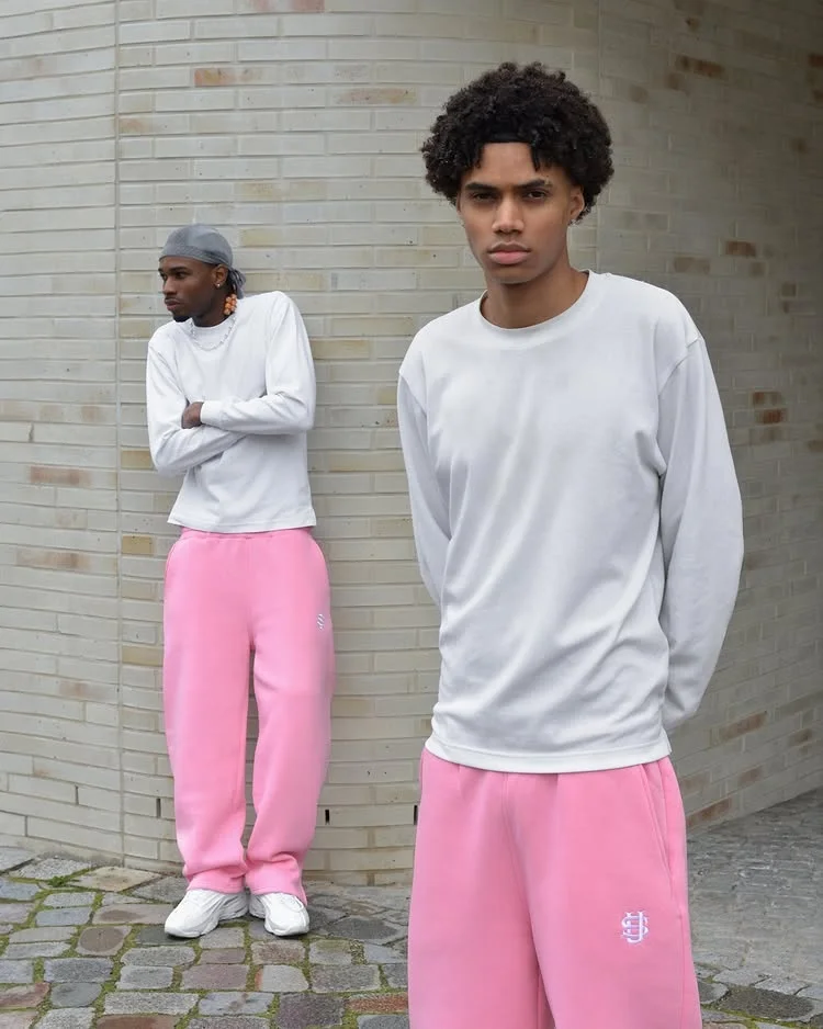 2025 Fashion Embroidery Casual Slim Pants Y2k Street Wearing Solid Color Sport Pants Men and Women Couple Straight Leg Pants Hot
2025 Fashion Embroidery Casual Slim Pants Y2k Street Wearing Solid Color Sport Pants Men and Women Couple Straight Leg Pants Hot