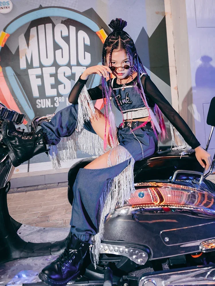 Детский модный костюм для джазовых танцев, сценический наряд K-pop, костюм для городских танцев, крутая Одежда для девочек, одежда в стиле хип-хоп
Детский модный костюм для джазовых танцев, сценический наряд K-pop, костюм для городских танцев, крутая Одежда для девочек, одежда в стиле хип-хоп