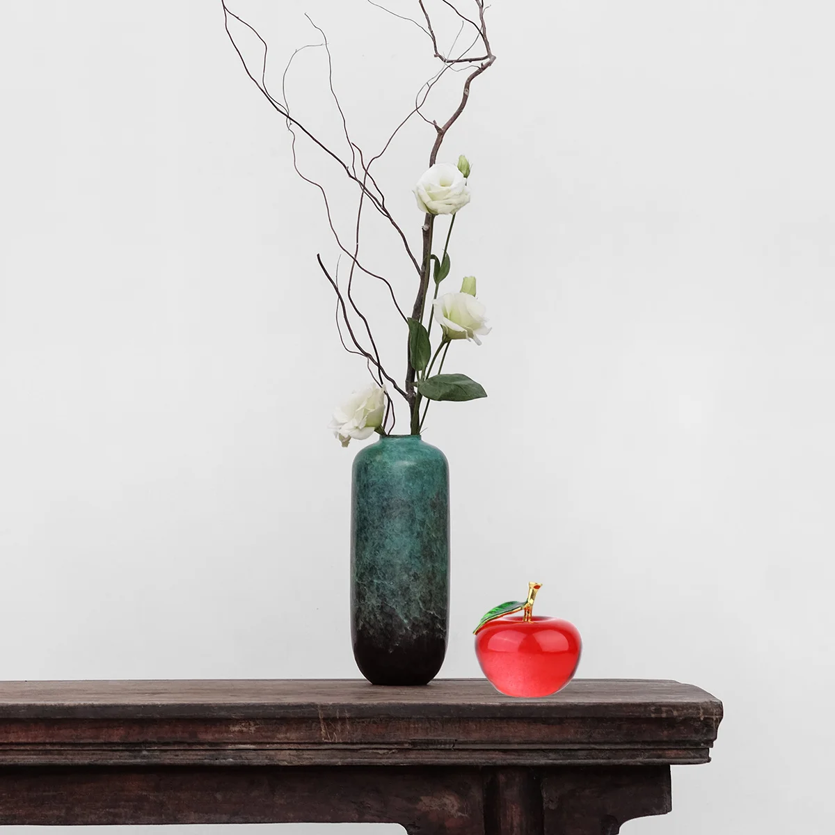 1Pcs Crystal Apple Art Green Leaf Glass Sculpture Paperweight Desktop Decoration Home Office Ideal Gift for Holiday Event
1Pcs Crystal Apple Art Green Leaf Glass Sculpture Paperweight Desktop Decoration Home Office Ideal Gift for Holiday Event