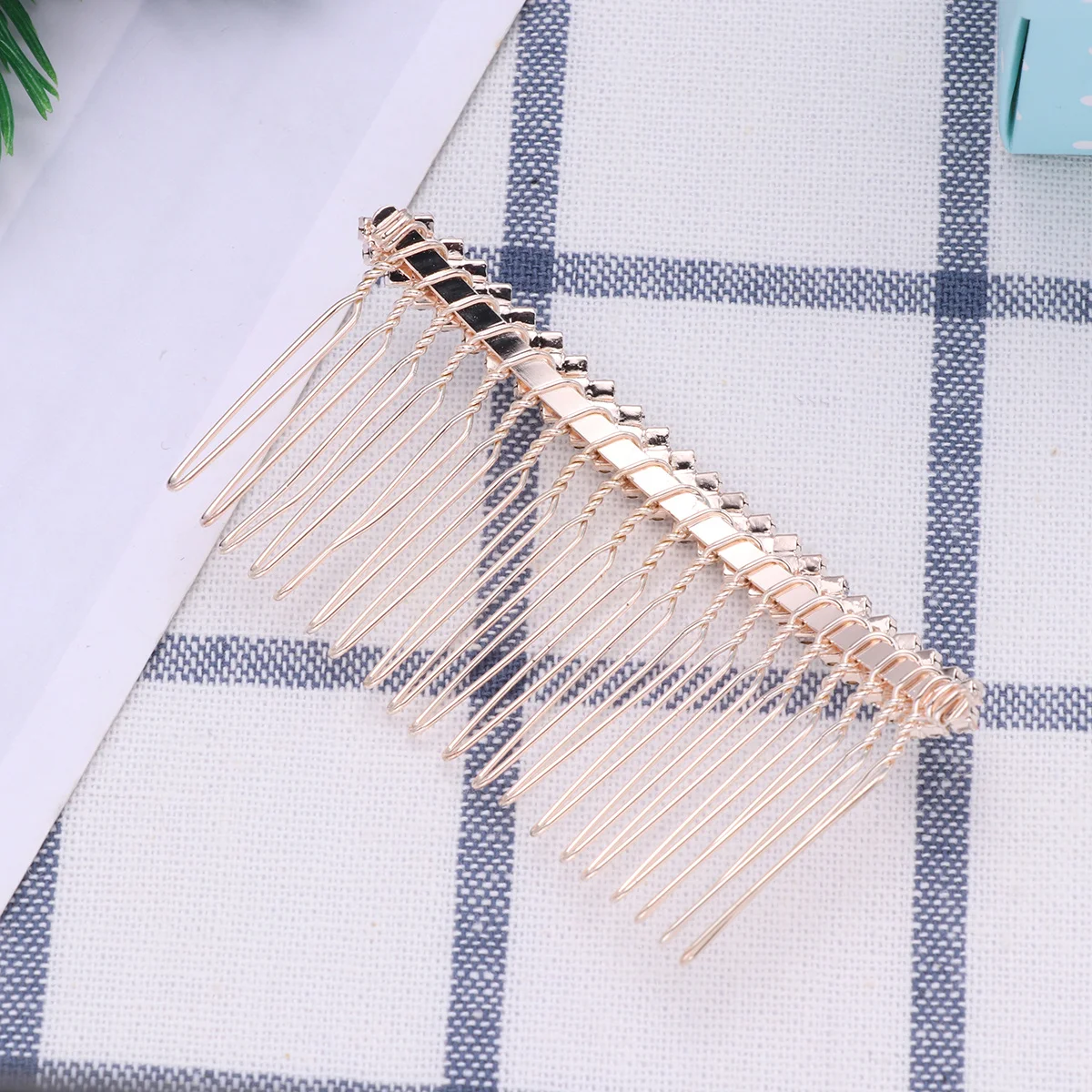 1Pcs Bridal Hair Comb Alloy Rhinestone Crystal Inlay Wedding Party Headpiece for Bride Bridesmaid Flower Girl Hair Comb
1Pcs Bridal Hair Comb Alloy Rhinestone Crystal Inlay Wedding Party Headpiece for Bride Bridesmaid Flower Girl Hair Comb