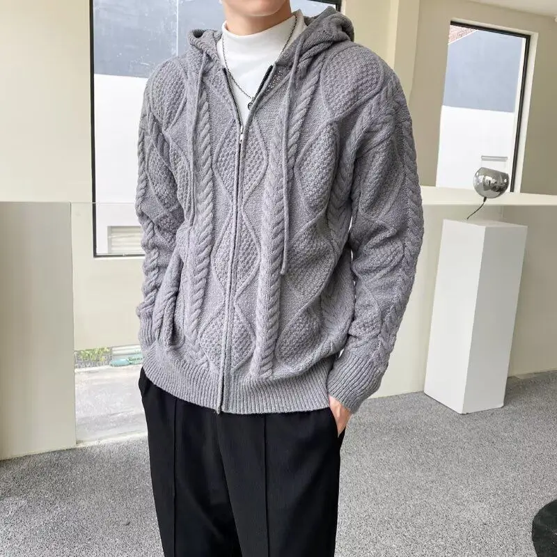 Простая вязаная толстовка с длинными рукавами для мужчин, модный свитшот в корейском стиле, повседневный свободный крой, из полиэфирного волокна, зимняя одежда
Простая вязаная толстовка с длинными рукавами для мужчин, модный свитшот в корейском стиле, повседневный свободный крой, из полиэфирного волокна, зимняя одежда