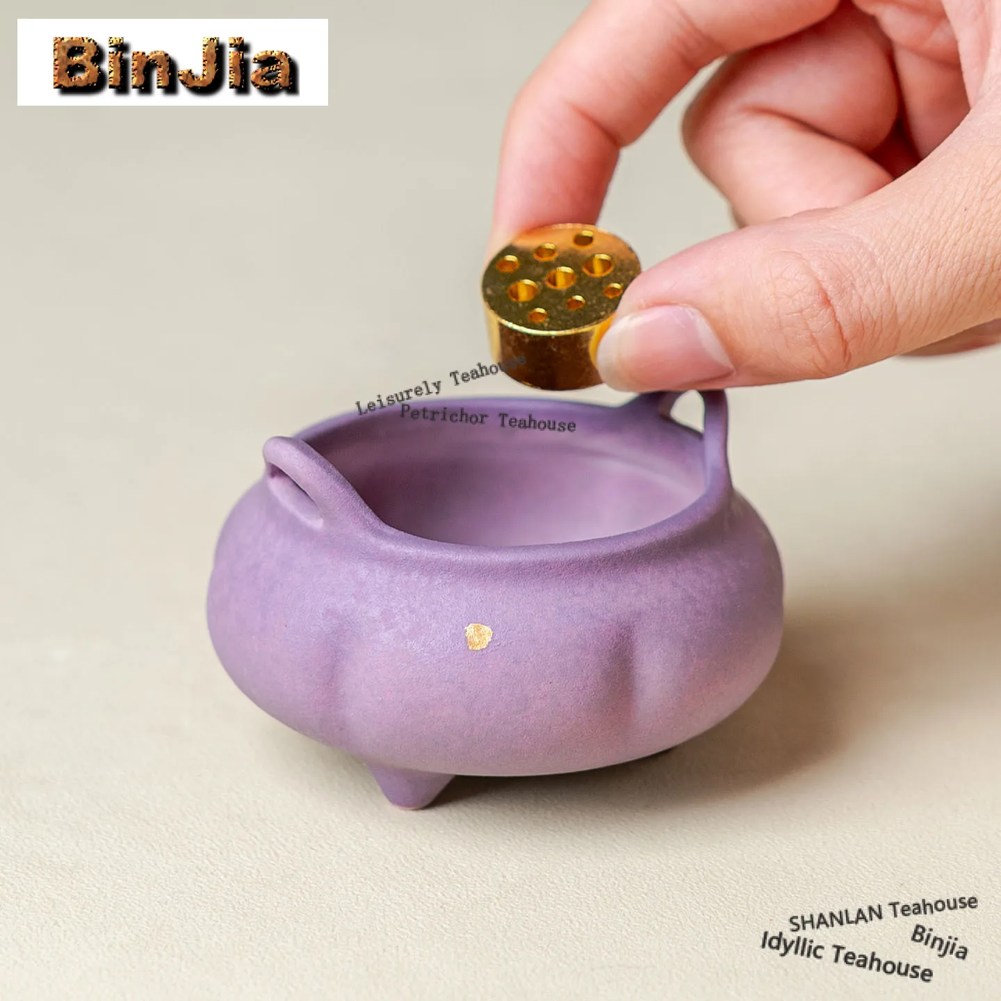 Позолоченный трехногий держатель для благовоний, эстетические благовония, водопад, курильницы, ароматерапевтическая курильница, украшение в буддизме
Позолоченный трехногий держатель для благовоний, эстетические благовония, водопад, курильницы, ароматерапевтическая курильница, украшение в буддизме